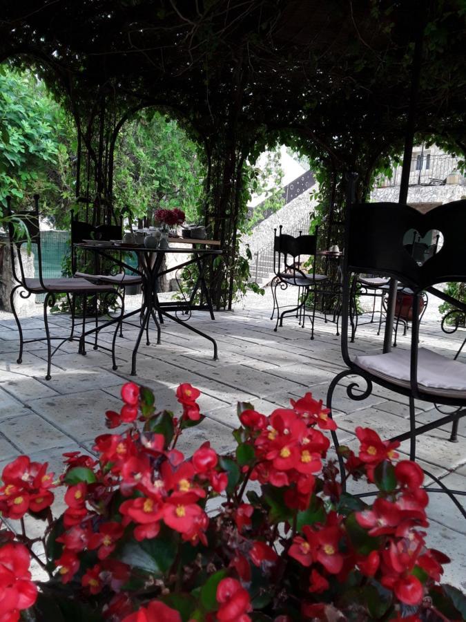 Mas De L'Ile Acomodação com café da manhã Avinhão Exterior foto