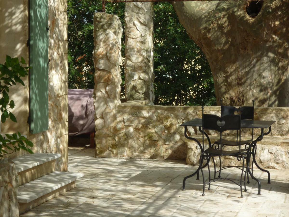 Mas De L'Ile Acomodação com café da manhã Avinhão Exterior foto