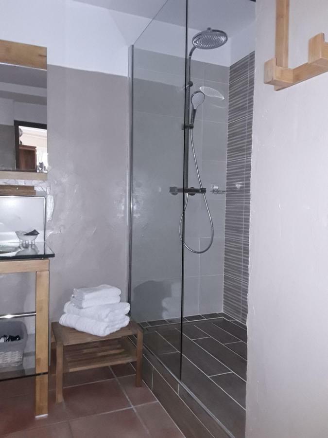 Mas De L'Ile Acomodação com café da manhã Avinhão Exterior foto